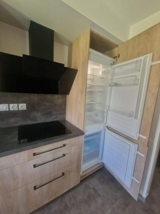 Superbe appartement T2 dans résidence neuve avec vue exceptionelle sur les montagnes, avec parking privatif.situé à proximité immédiate du centre ville de chorges. Chorges Exterior foto