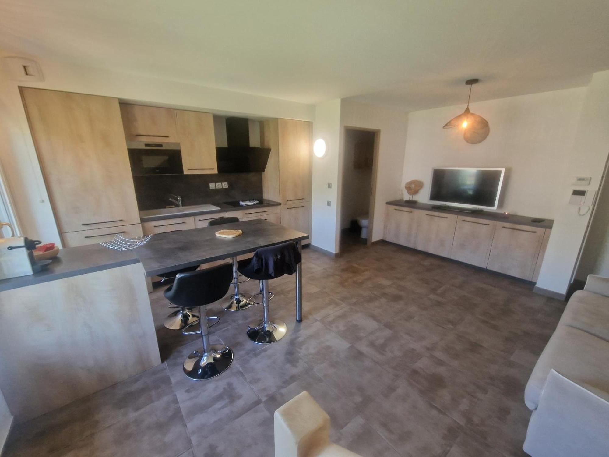 Superbe appartement T2 dans résidence neuve avec vue exceptionelle sur les montagnes, avec parking privatif.situé à proximité immédiate du centre ville de chorges. Chorges Exterior foto